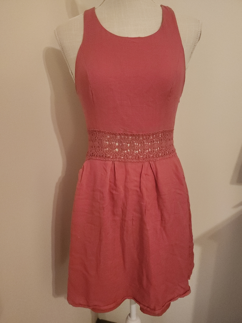 Kimchi Blue Coral-Pink Sleeveless Mini Dress with Crochet Waist